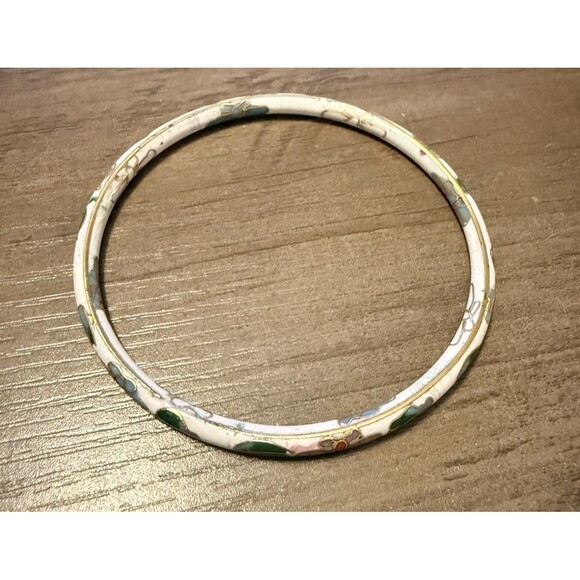 Vintage White Cloisonné Enamel Over Gold Flower Design Bangle Bracelet Set of 2 - Picture 7 of 9